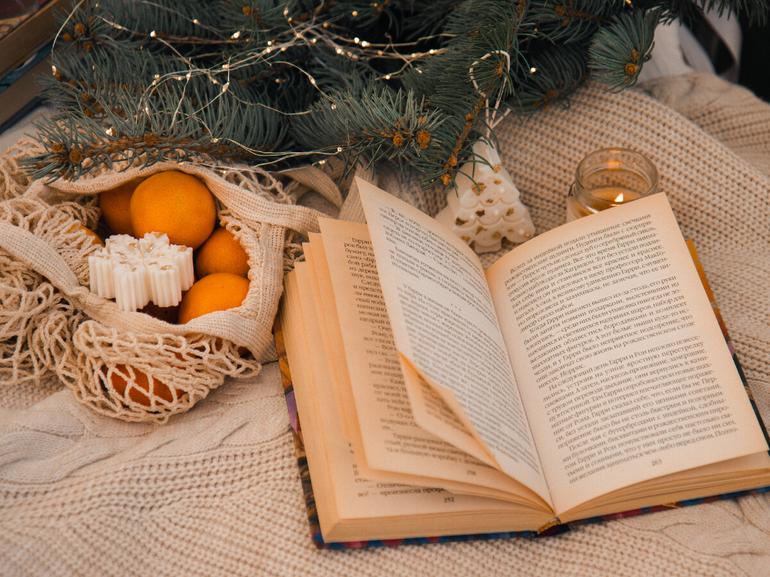 Что читать зимой? 20 новогодних и зимних книг на любой вкус. Фото №1